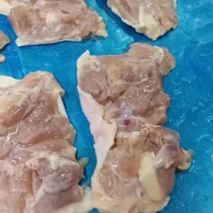 Boneless and Skin-on Leg Meat That Is Tender in Texture and Easy to Cook