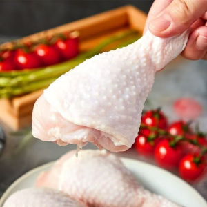 Chicken Drumsticks Fried Until They Crispy Outside and Tender on The Inside